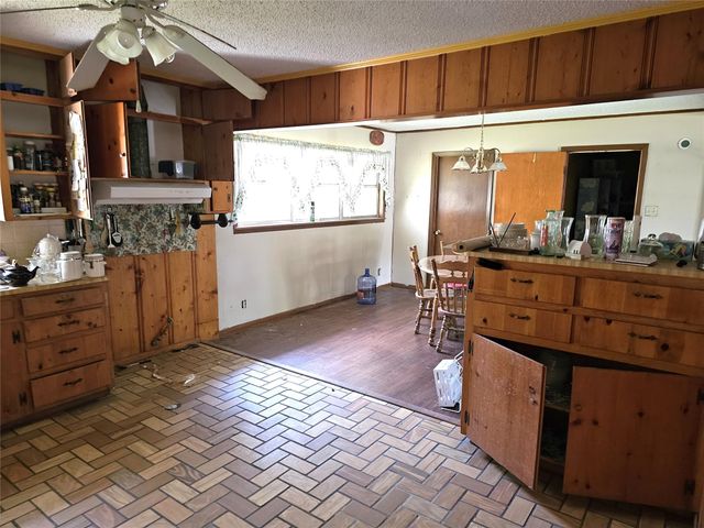 216 Westwood Road, Palestine, TX 75803