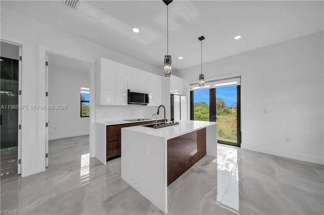 711 Roma Ave, Lehigh Acres, FL 33974