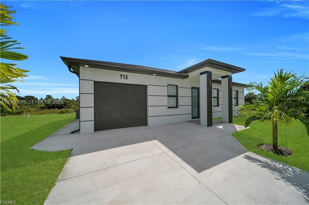 711 Roma Ave, Lehigh Acres, FL 33974