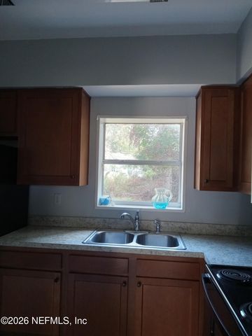 5527 GRAYWOOD Road, Jacksonville, FL 32207