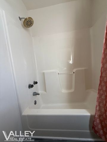 595 S River Road, Saginaw, MI 48609