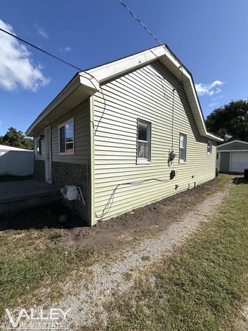 595 S River Road, Saginaw, MI 48609