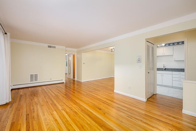 1213 Island Drive 101, Ann Arbor, MI 48105