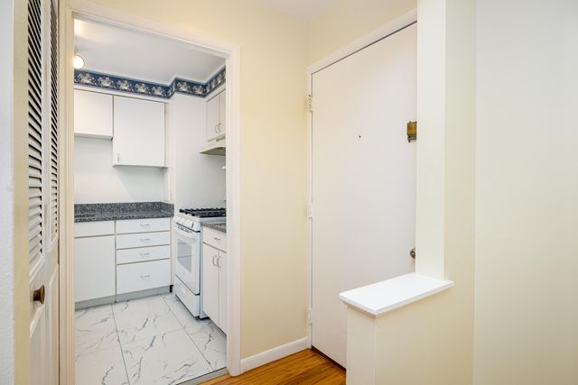 1213 Island Drive 101, Ann Arbor, MI 48105