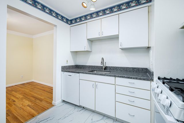 1213 Island Drive 101, Ann Arbor, MI 48105