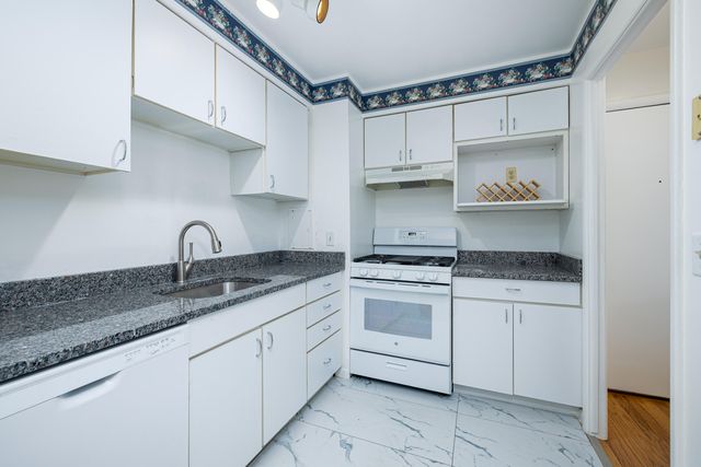 1213 Island Drive 101, Ann Arbor, MI 48105