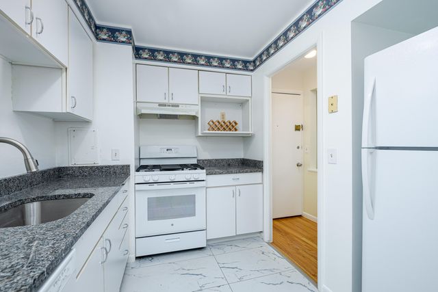 1213 Island Drive 101, Ann Arbor, MI 48105