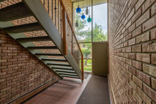 1213 Island Drive 101, Ann Arbor, MI 48105