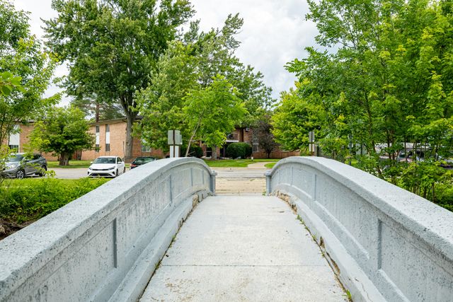 1213 Island Drive 101, Ann Arbor, MI 48105