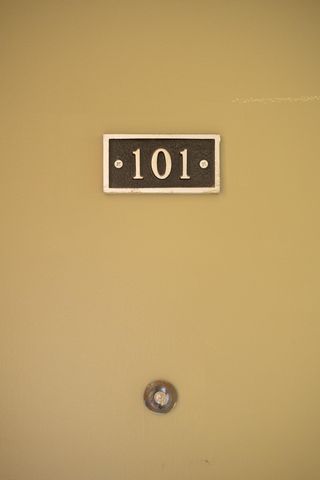 1213 Island Drive 101, Ann Arbor, MI 48105