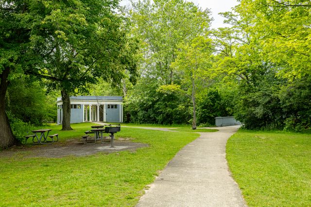 1213 Island Drive 101, Ann Arbor, MI 48105