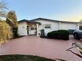 7910 NW 12th St, Pembroke Pines, FL 33024