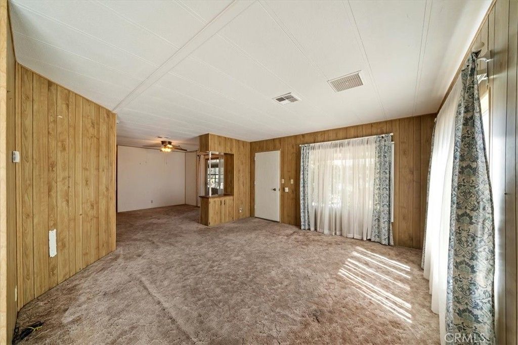 Image 10 of property listing at 7501 Palm, Yucca Valley, CA 92284