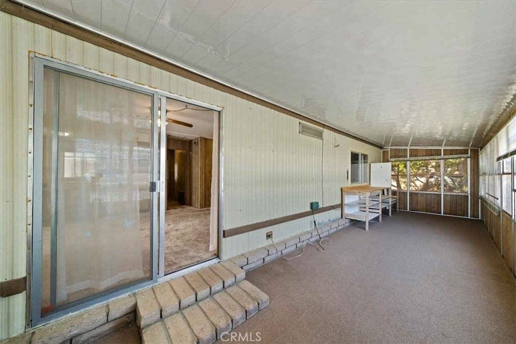 Image 16 of property listing at 7501 Palm, Yucca Valley, CA 92284
