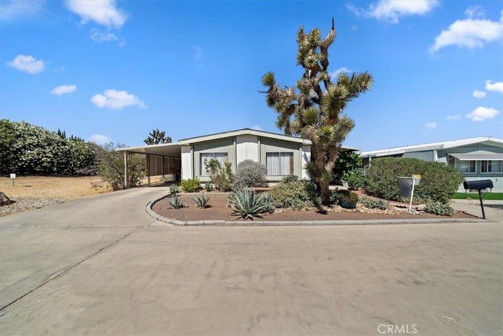 Image 2 of property listing at 7501 Palm, Yucca Valley, CA 92284
