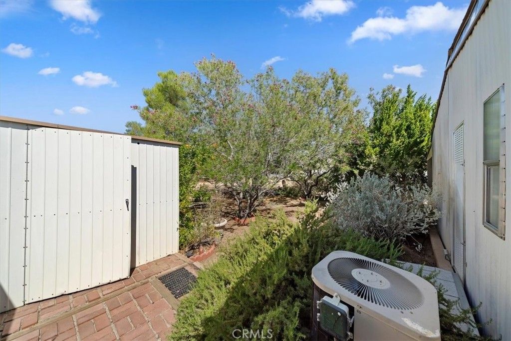 Image 26 of property listing at 7501 Palm, Yucca Valley, CA 92284