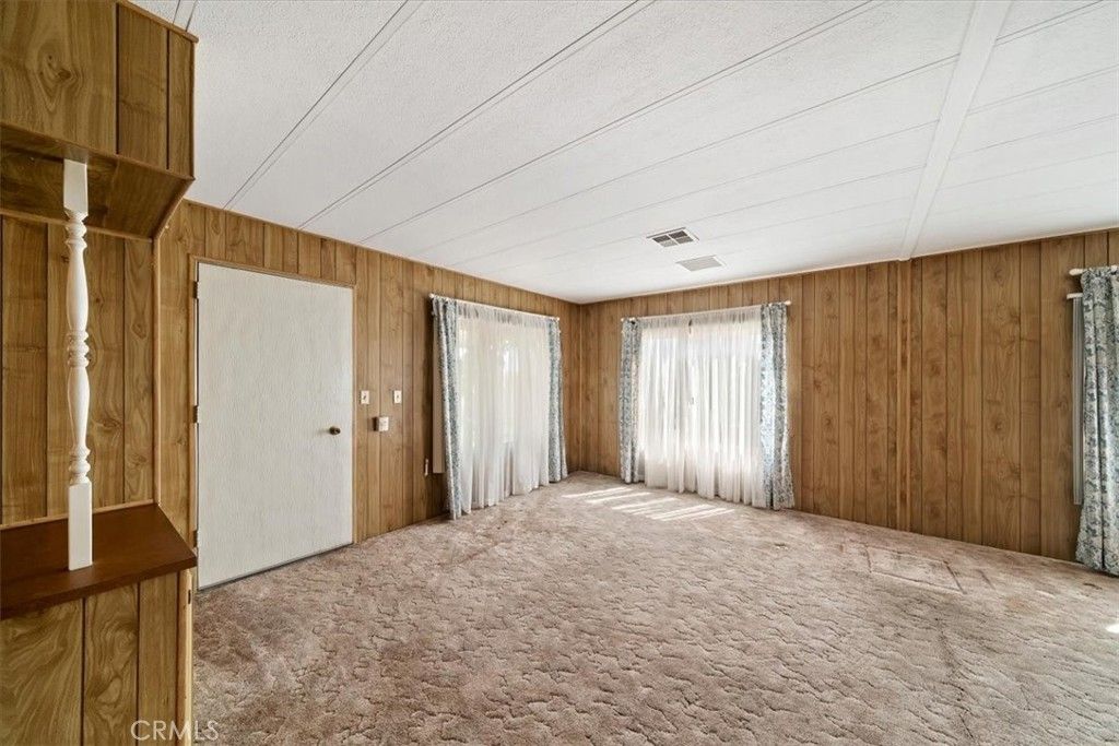 Image 9 of property listing at 7501 Palm, Yucca Valley, CA 92284
