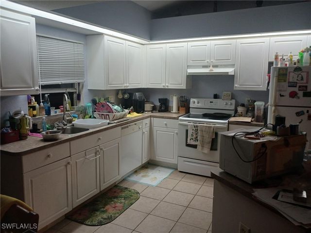 1017 Nelson RD N, Cape Coral, FL 33993