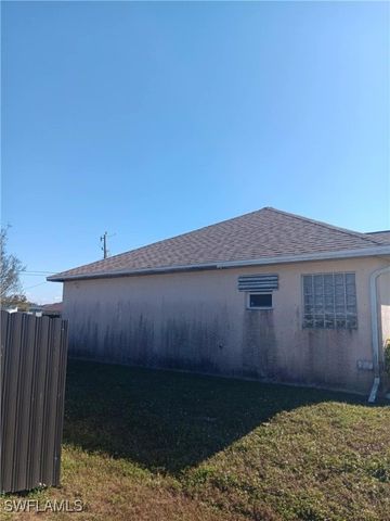 1017 Nelson RD N, Cape Coral, FL 33993