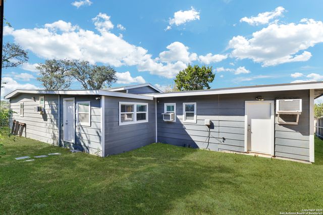 1016 E borgfeld, San Antonio, TX 78260