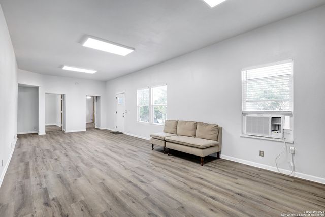 1016 E borgfeld, San Antonio, TX 78260