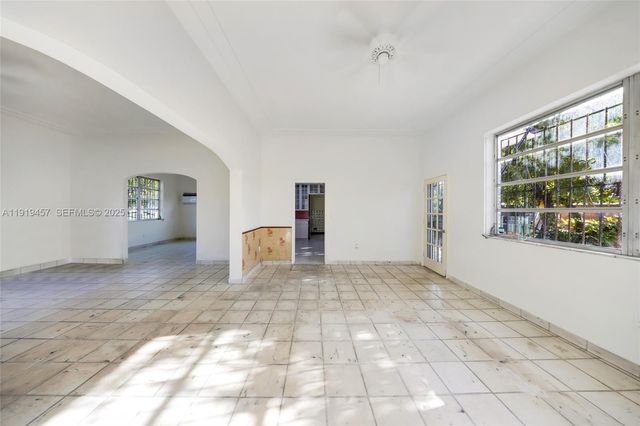 297 Eucalyptus Dr, Hialeah, FL 33010