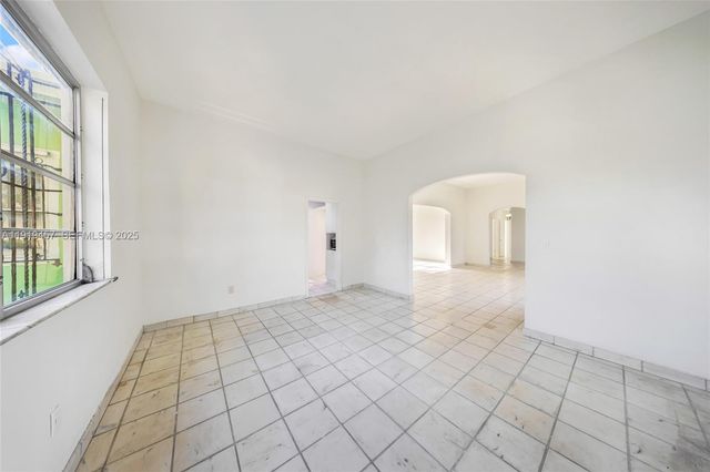 297 Eucalyptus Dr, Hialeah, FL 33010