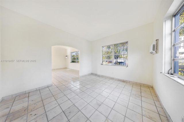 297 Eucalyptus Dr, Hialeah, FL 33010