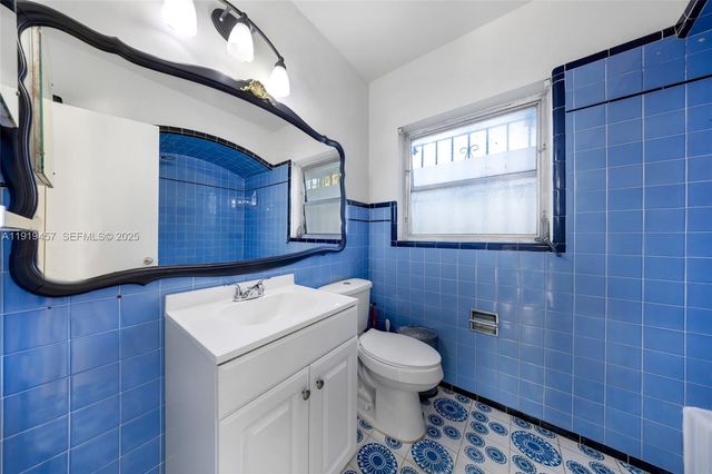 297 Eucalyptus Dr, Hialeah, FL 33010