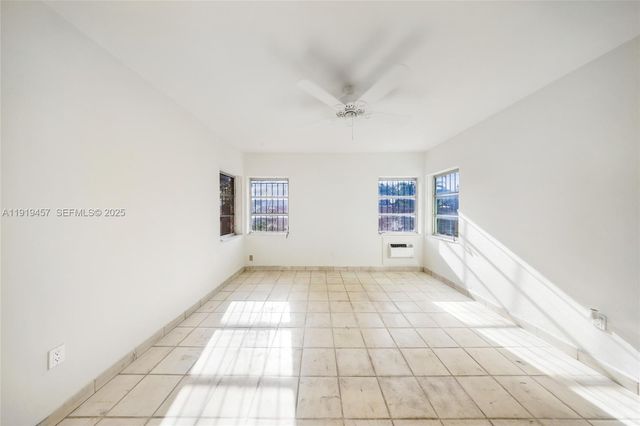 297 Eucalyptus Dr, Hialeah, FL 33010