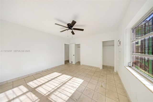 297 Eucalyptus Dr, Hialeah, FL 33010