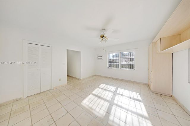 297 Eucalyptus Dr, Hialeah, FL 33010