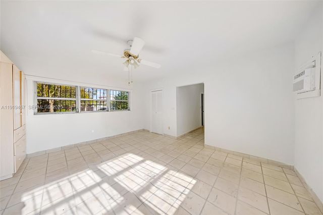 297 Eucalyptus Dr, Hialeah, FL 33010