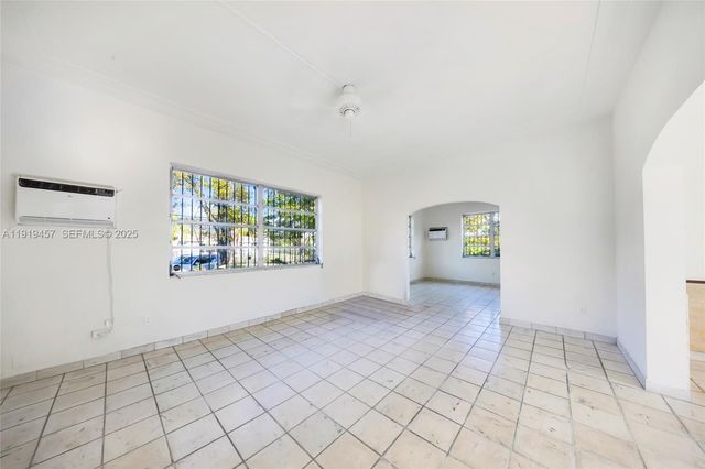 297 Eucalyptus Dr, Hialeah, FL 33010