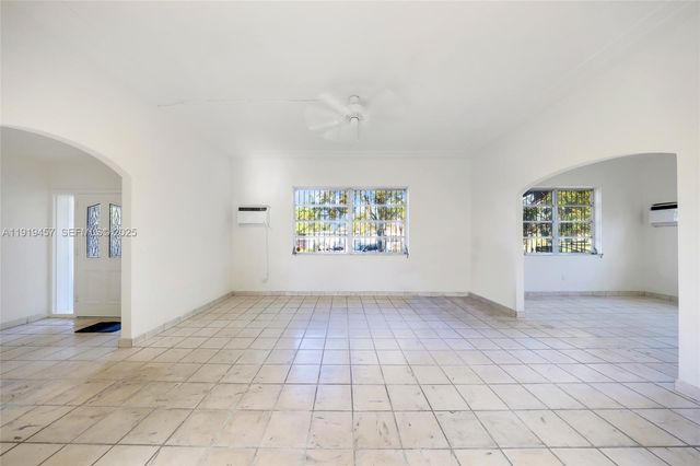 297 Eucalyptus Dr, Hialeah, FL 33010