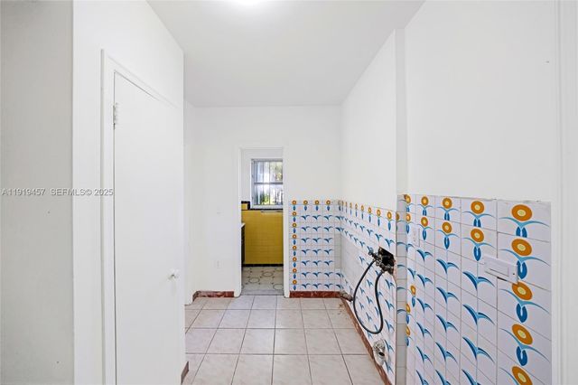 297 Eucalyptus Dr, Hialeah, FL 33010