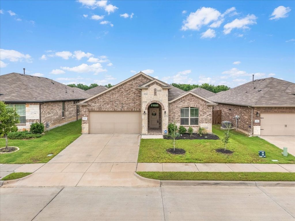 2405 Briscoe Ranch Drive, Weatherford, TX 76087