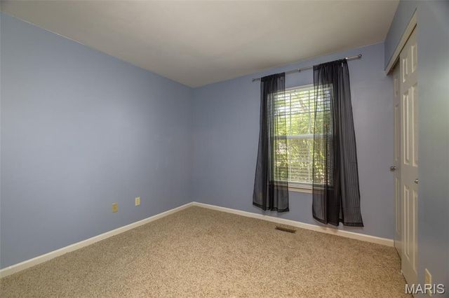 464 Fall River Lane, St Charles, MO 63304