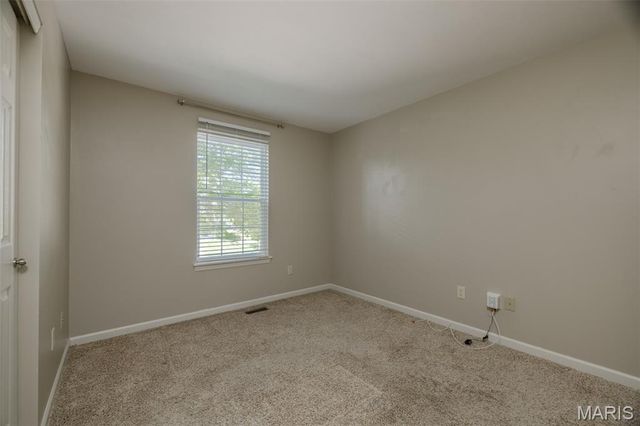 464 Fall River Lane, St Charles, MO 63304