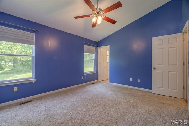 464 Fall River Lane, St Charles, MO 63304