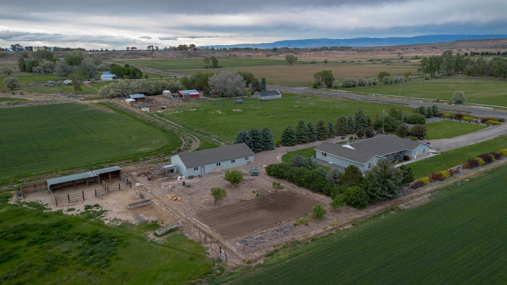 Burlington WY photo 3