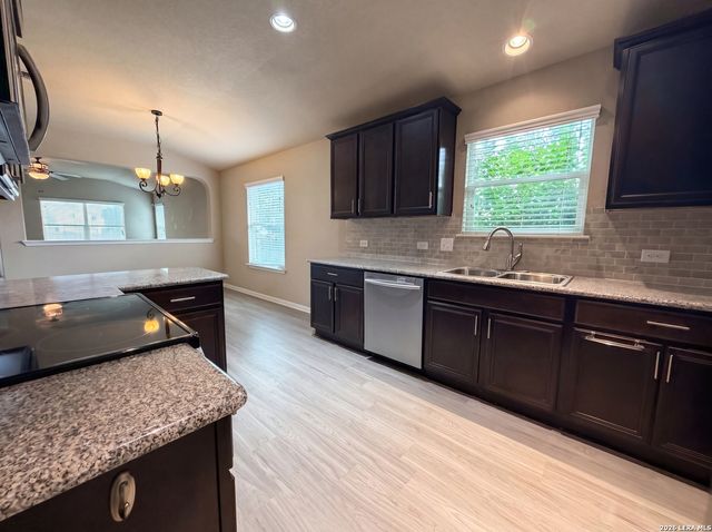 789 WOLFETON WAY, New Braunfels, TX 78130