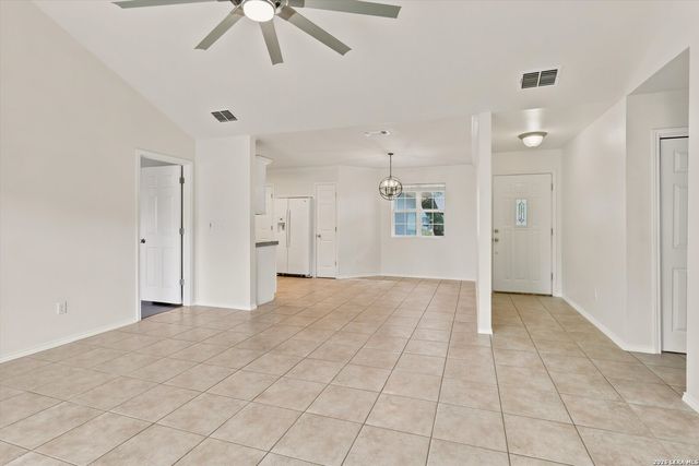167 MARY ANN DR, Canyon Lake, TX 78133