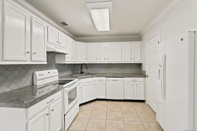 167 MARY ANN DR, Canyon Lake, TX 78133