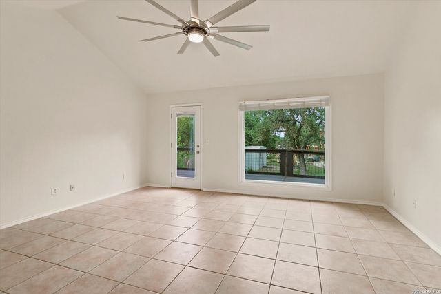 167 MARY ANN DR, Canyon Lake, TX 78133