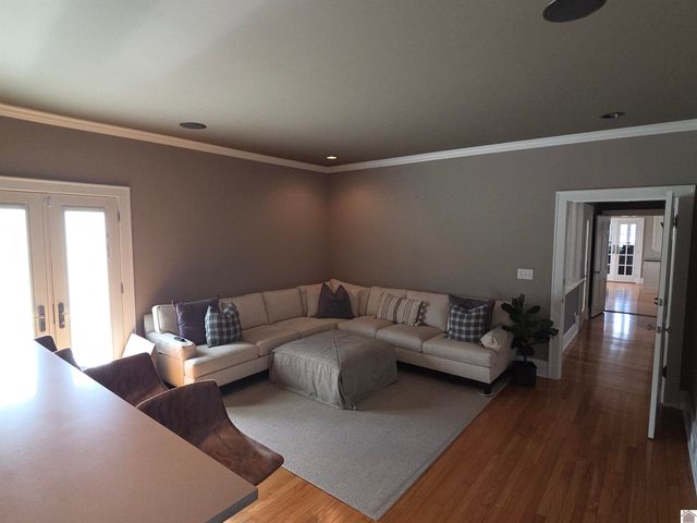 715 Woodland Drive, Paducah, KY 42001