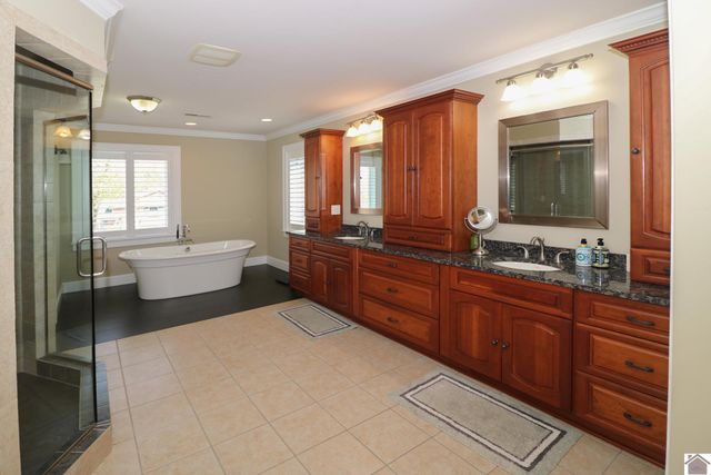 715 Woodland Drive, Paducah, KY 42001