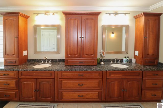 715 Woodland Drive, Paducah, KY 42001