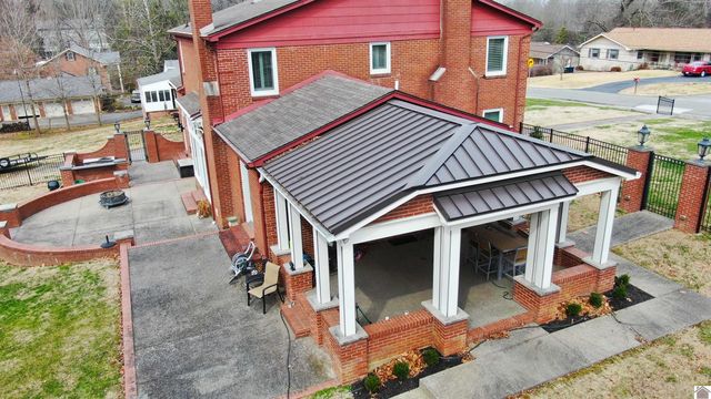 715 Woodland Drive, Paducah, KY 42001