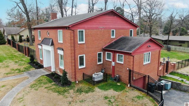 715 Woodland Drive, Paducah, KY 42001